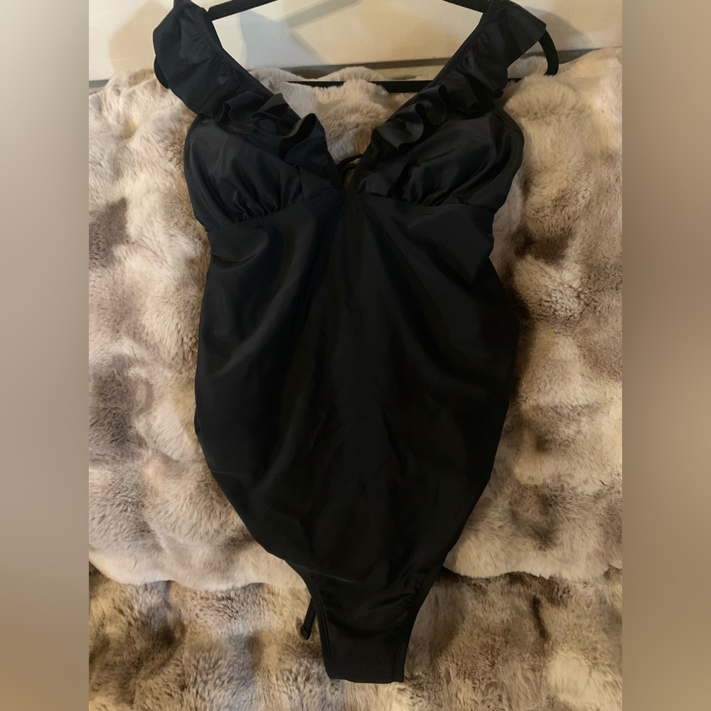 Cupshe Black Ruffled One piece Swimsuit V-Neckline, adjustable cord.